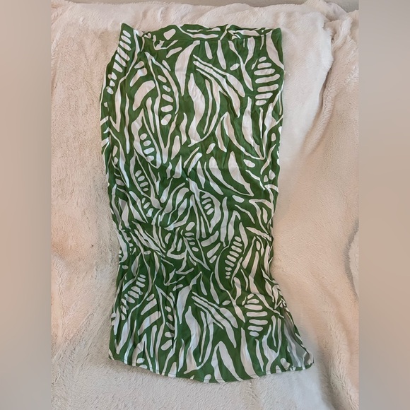 House of Harlow 1960 Green and White Zebra Print Set - Picture 8 of 9